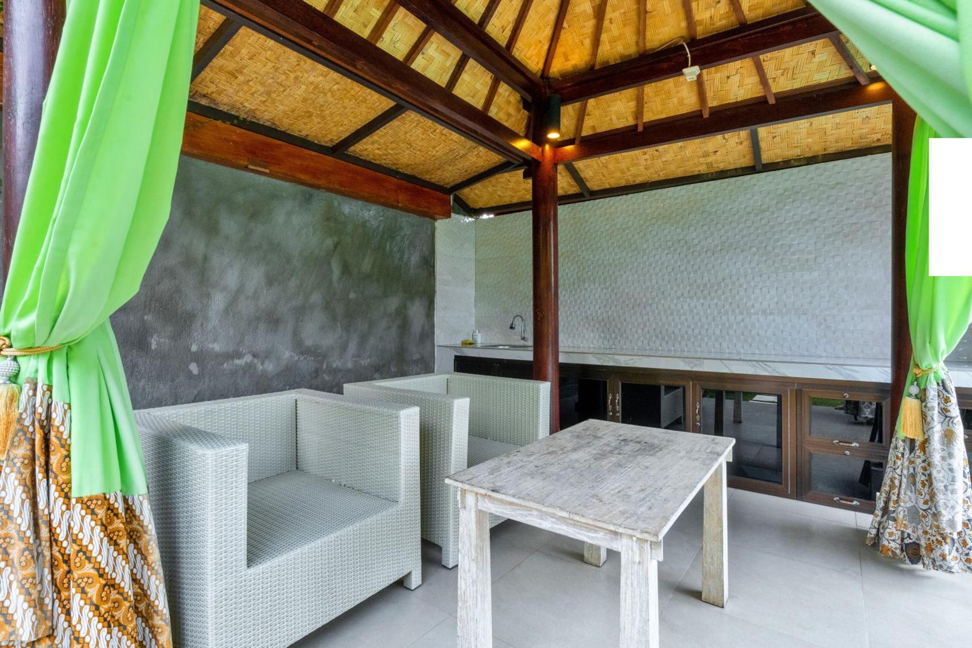 Sri Abi Ratu Villas Sukawati Exteriör bild