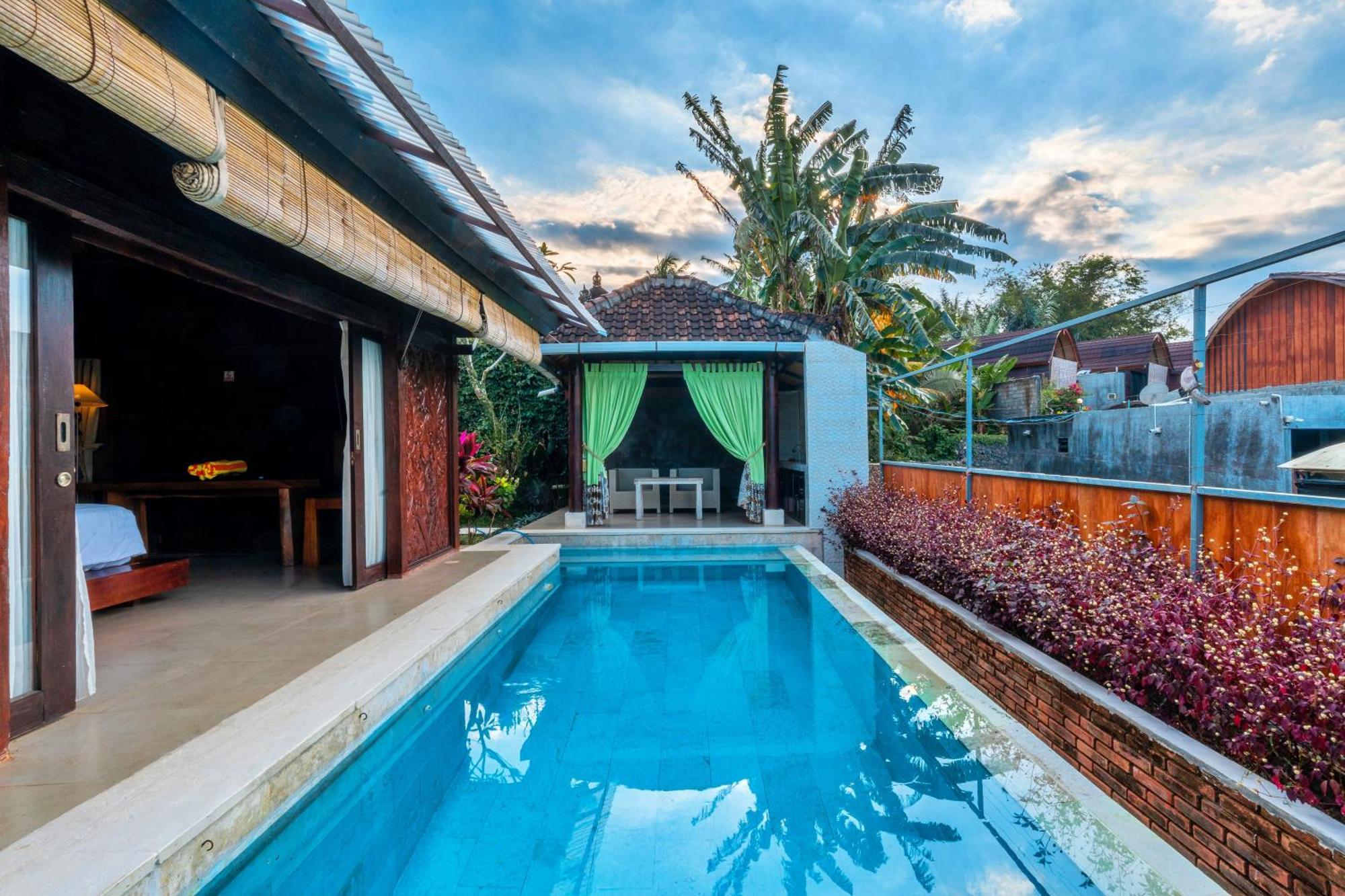Sri Abi Ratu Villas Sukawati Exteriör bild