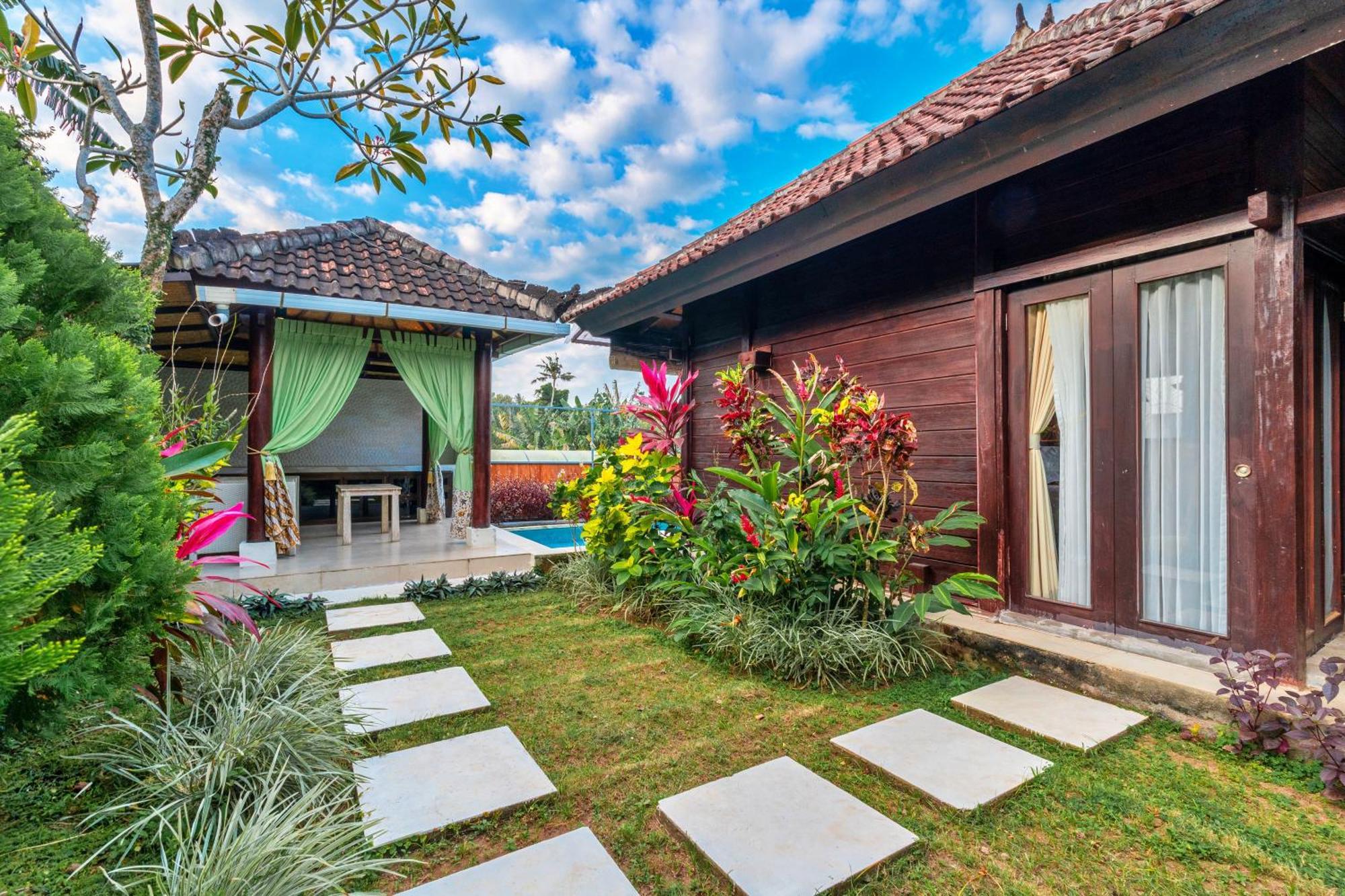 Sri Abi Ratu Villas Sukawati Exteriör bild