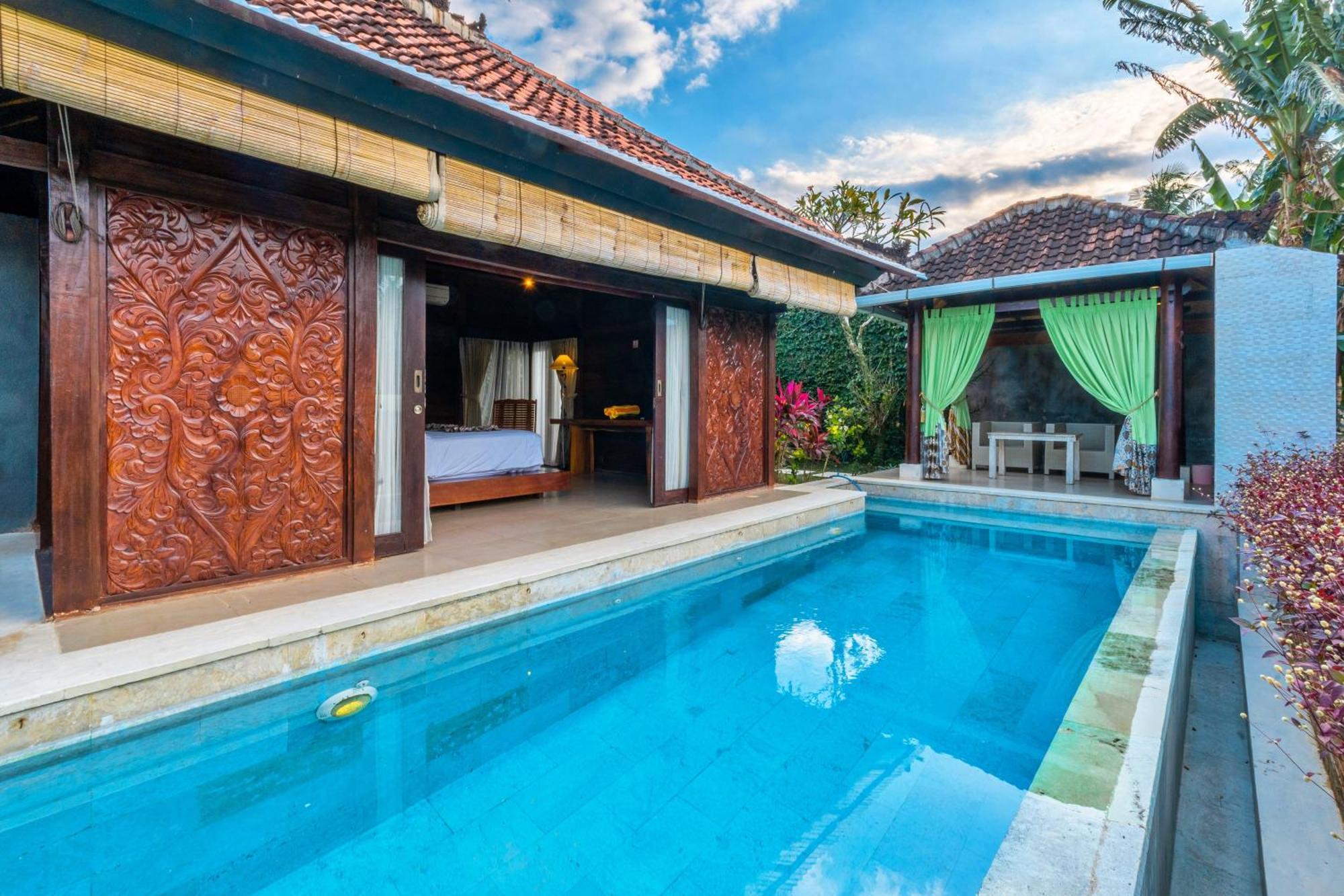 Sri Abi Ratu Villas Sukawati Exteriör bild