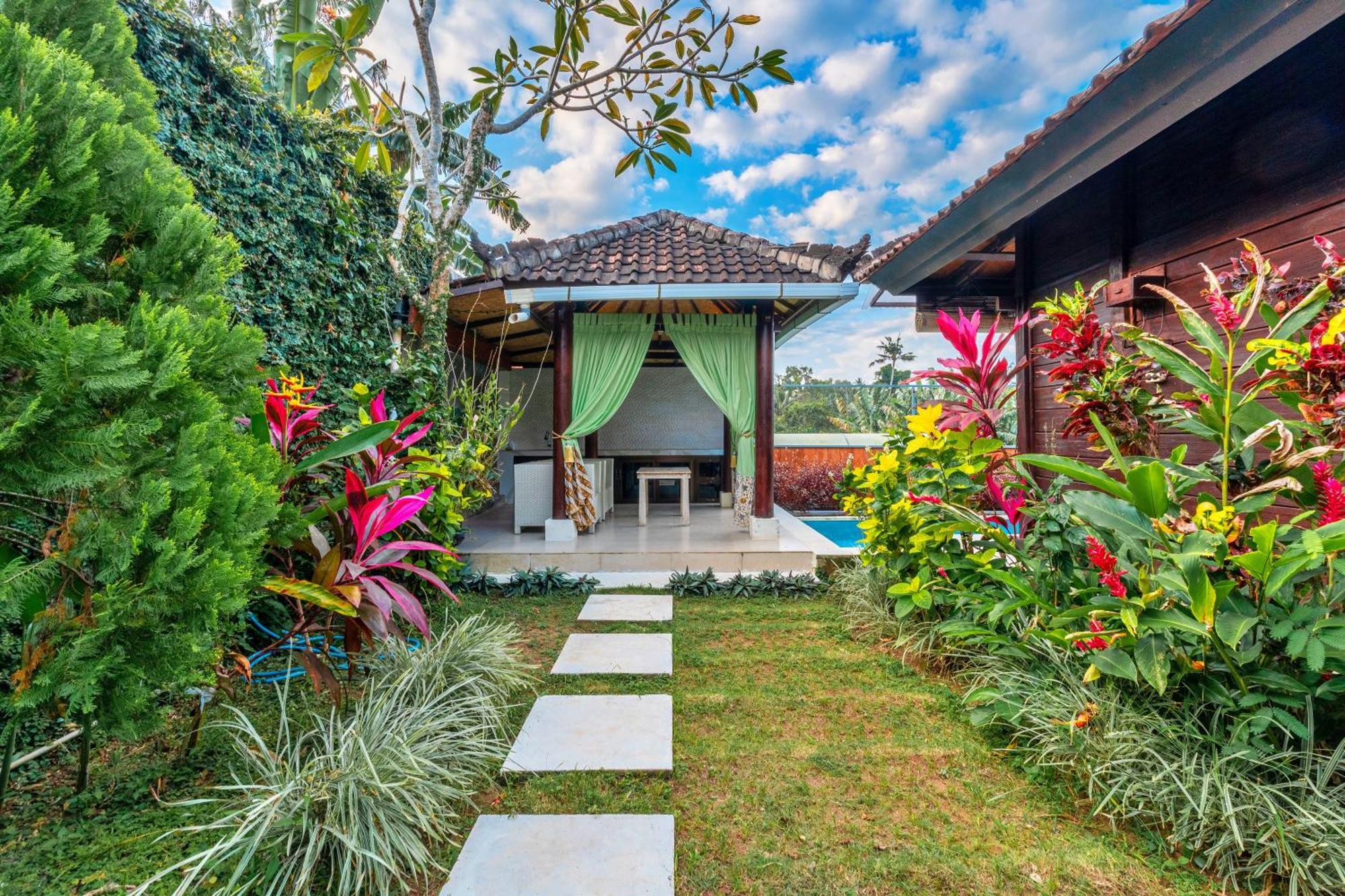 Sri Abi Ratu Villas Sukawati Exteriör bild