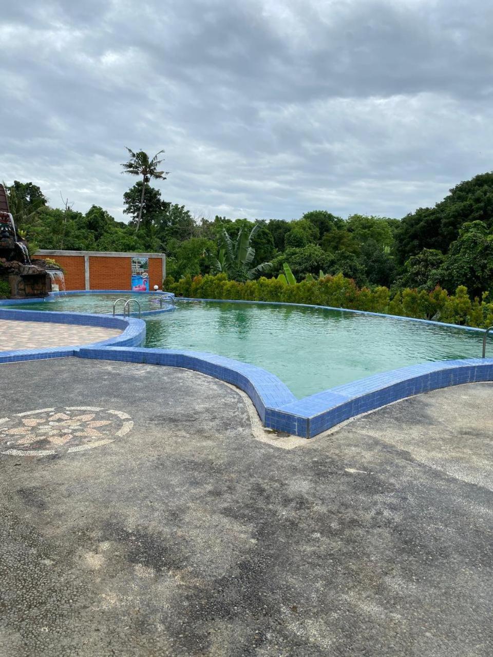 Sri Abi Ratu Villas Sukawati Exteriör bild